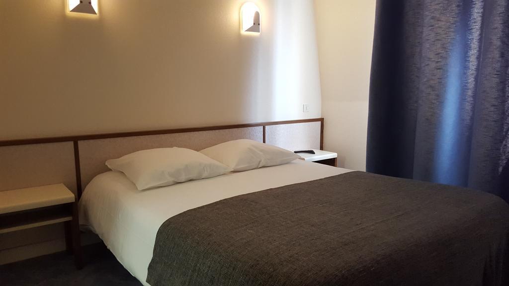 Hotel Le Passiflore 圣波勒-德莱昂 外观 照片
