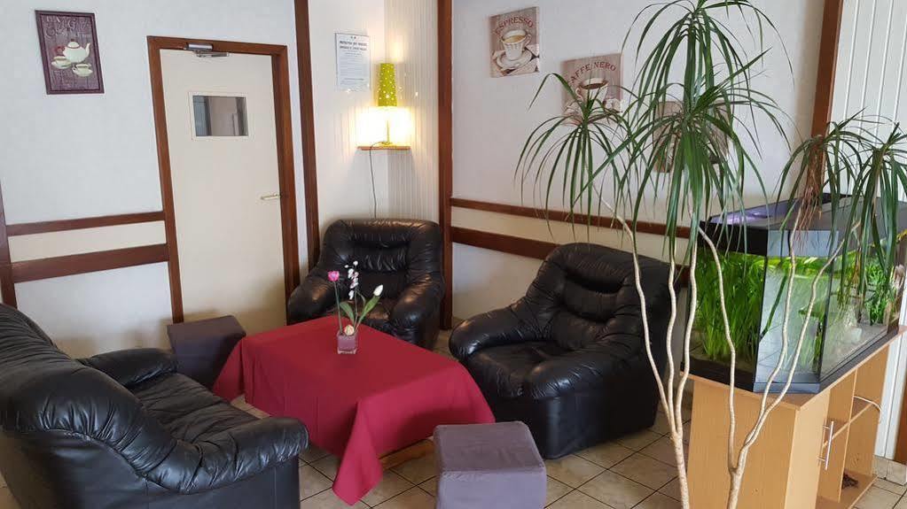 Hotel Le Passiflore 圣波勒-德莱昂 外观 照片